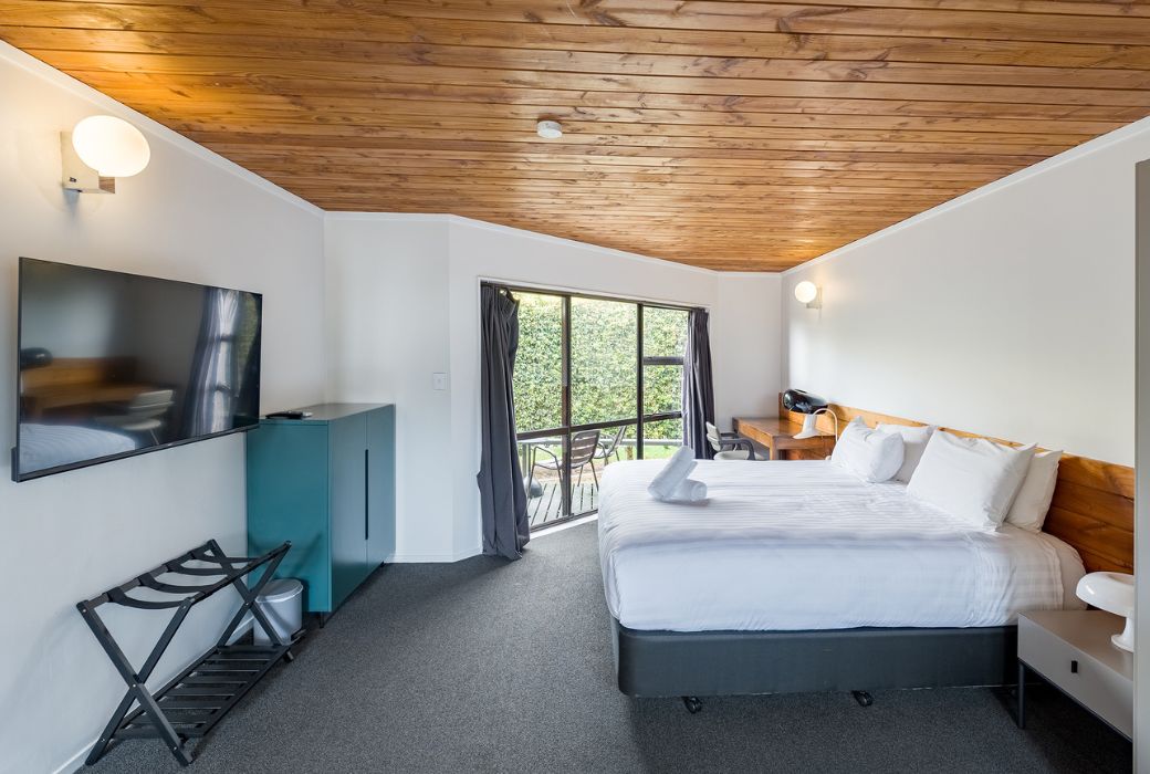 Courtyard Standard (10)